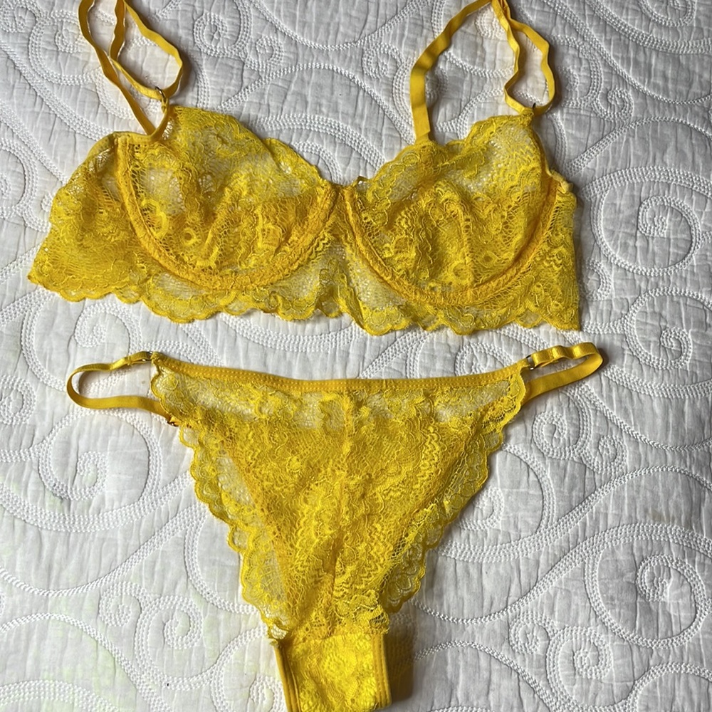 PrettyLittleThing Yellow Lace Lingerie Set Size Small